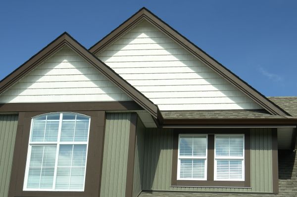 Vertical Vinyl Siding Repair in Great Falls
